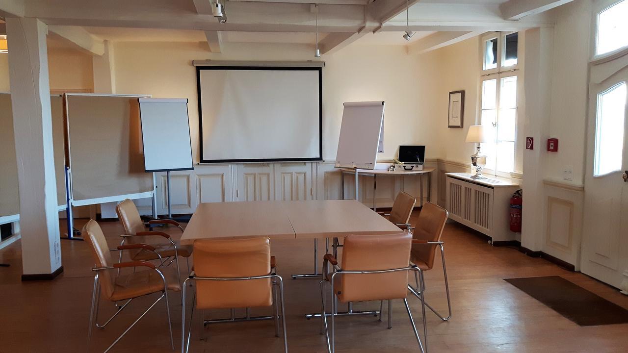 Landsitzhotel Und Seminarium Peterhof Hodorf Extérieur photo